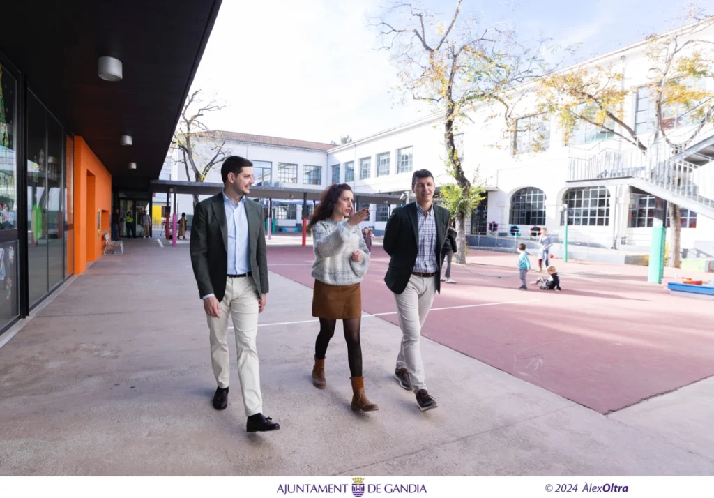 Gandia abre los patios escolares en las actividades lúdicas de los barrios y el deporte