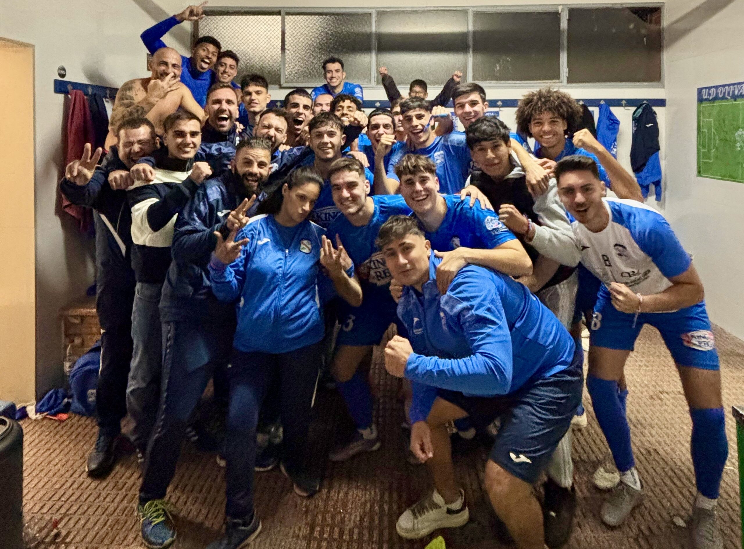 La UD Oliva golea al Alginet (4-1) y es más líder