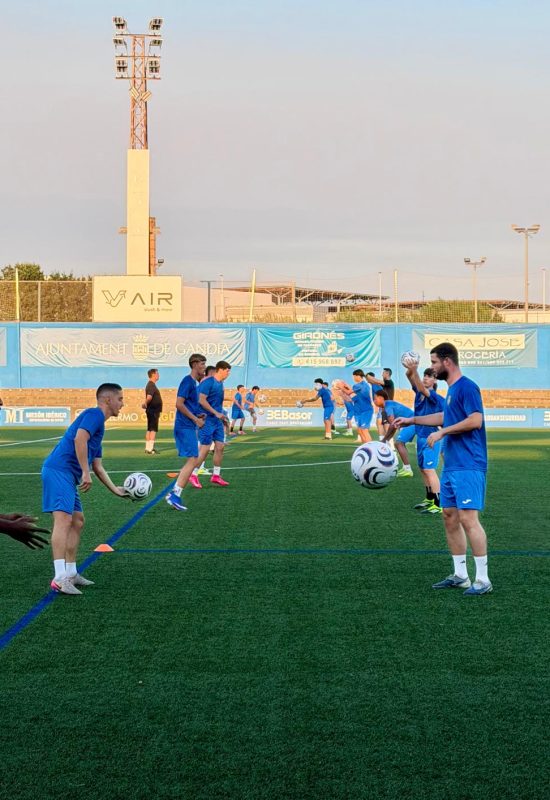 El Club de Fútbol Gandia arranca la pretemporada a máxima intensidad